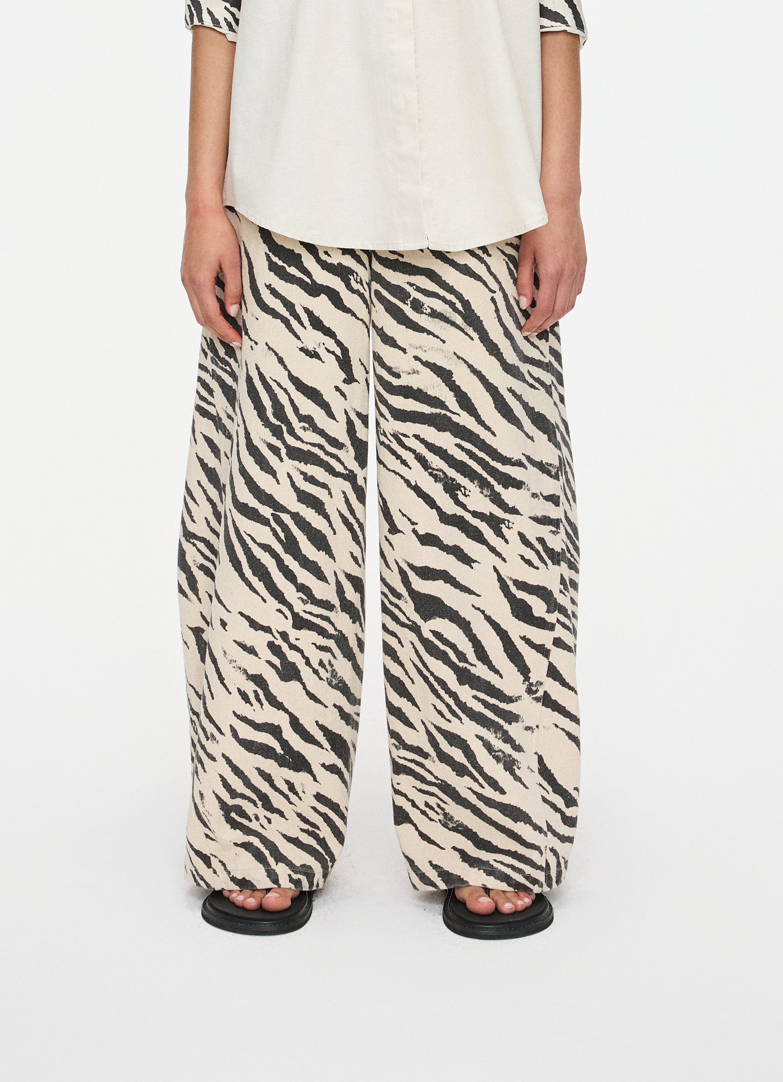 Zebra Volume Pants - YHONE