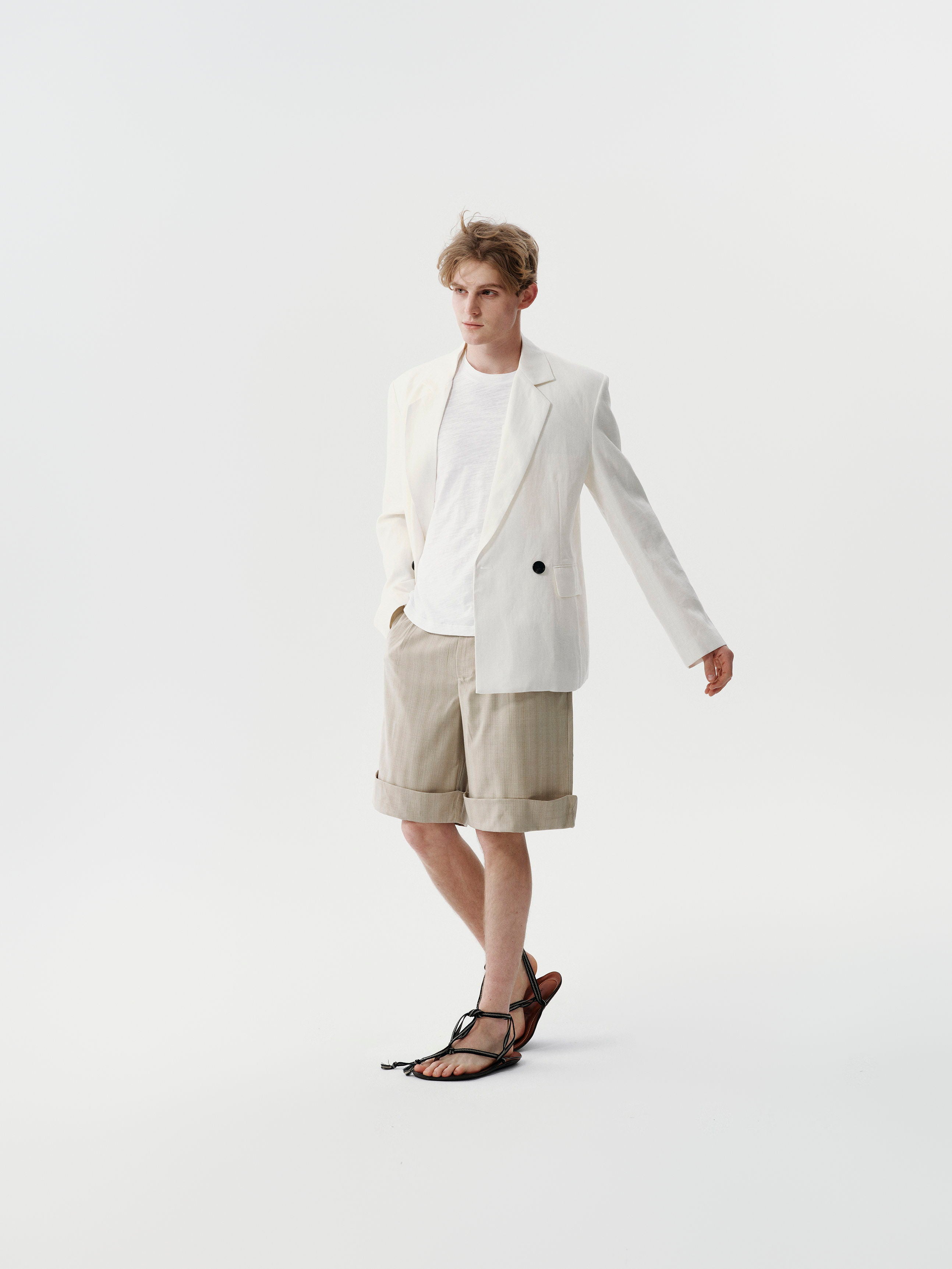 Contour Light Blazer in White