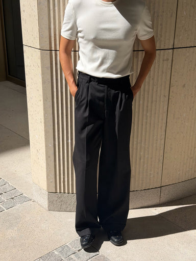 Single-Pleat Tapered Trousers