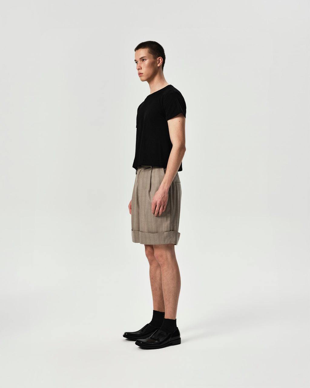 Cuff Pleated Shorts in Khaki