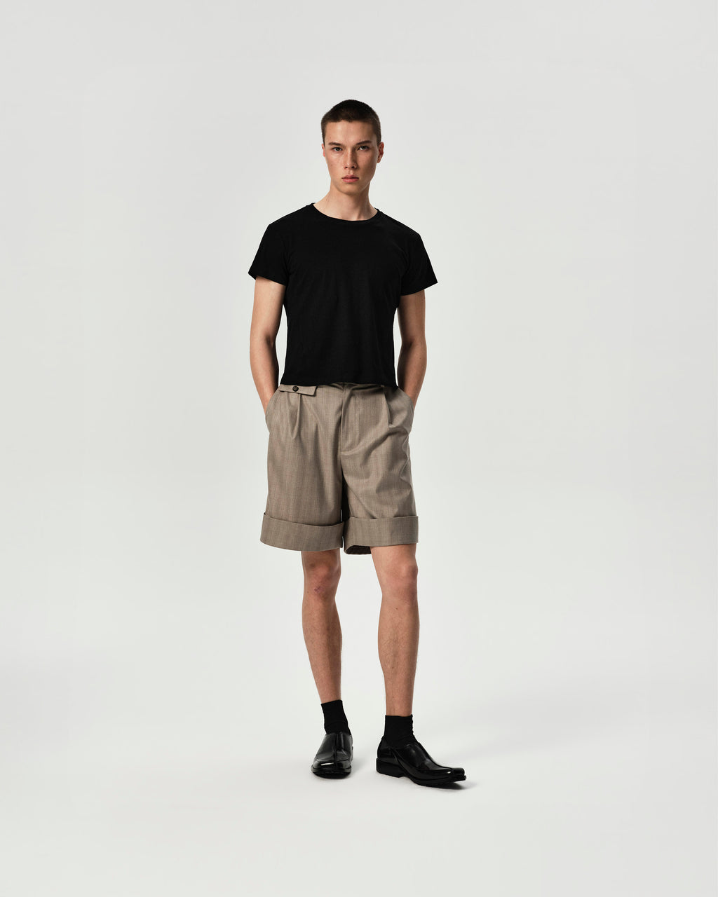 Cuff Pleated Shorts in Khaki
