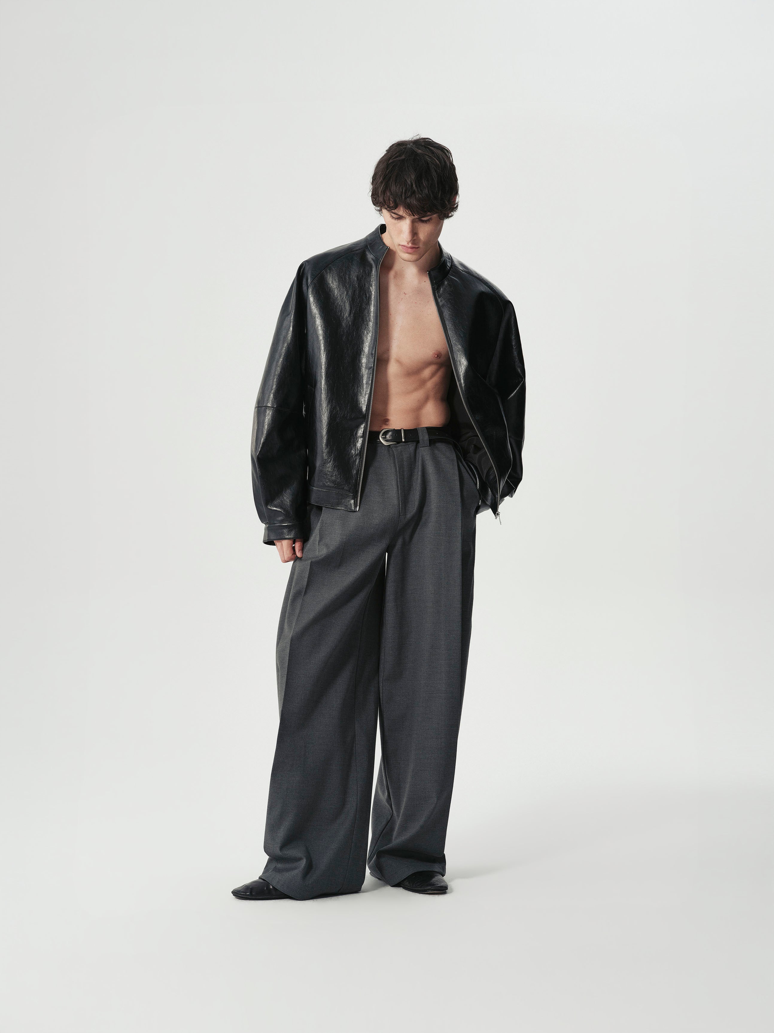 Pleated Barrel Trousers in Dark Gray