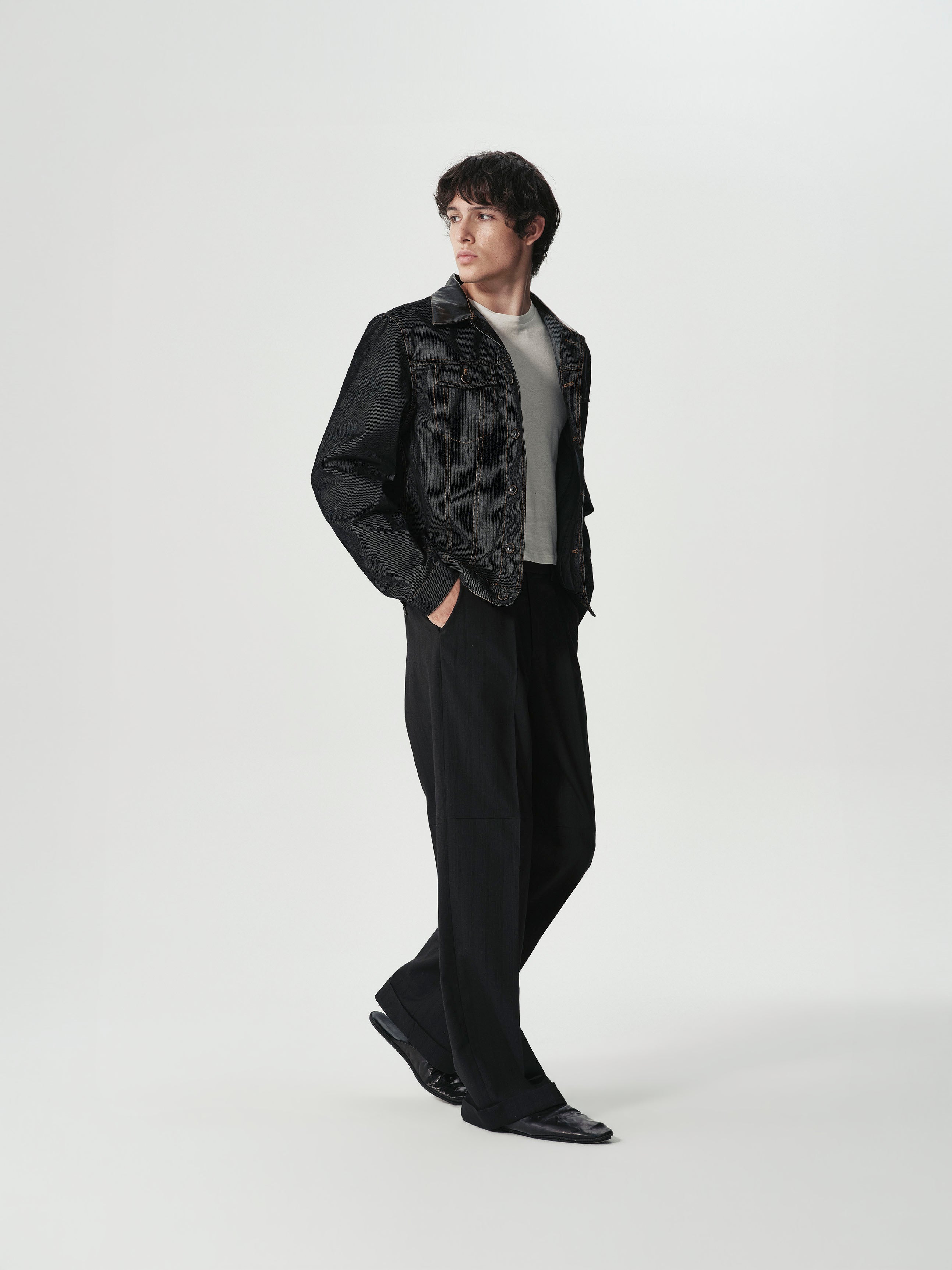 Single-Pleat Tapered Trousers