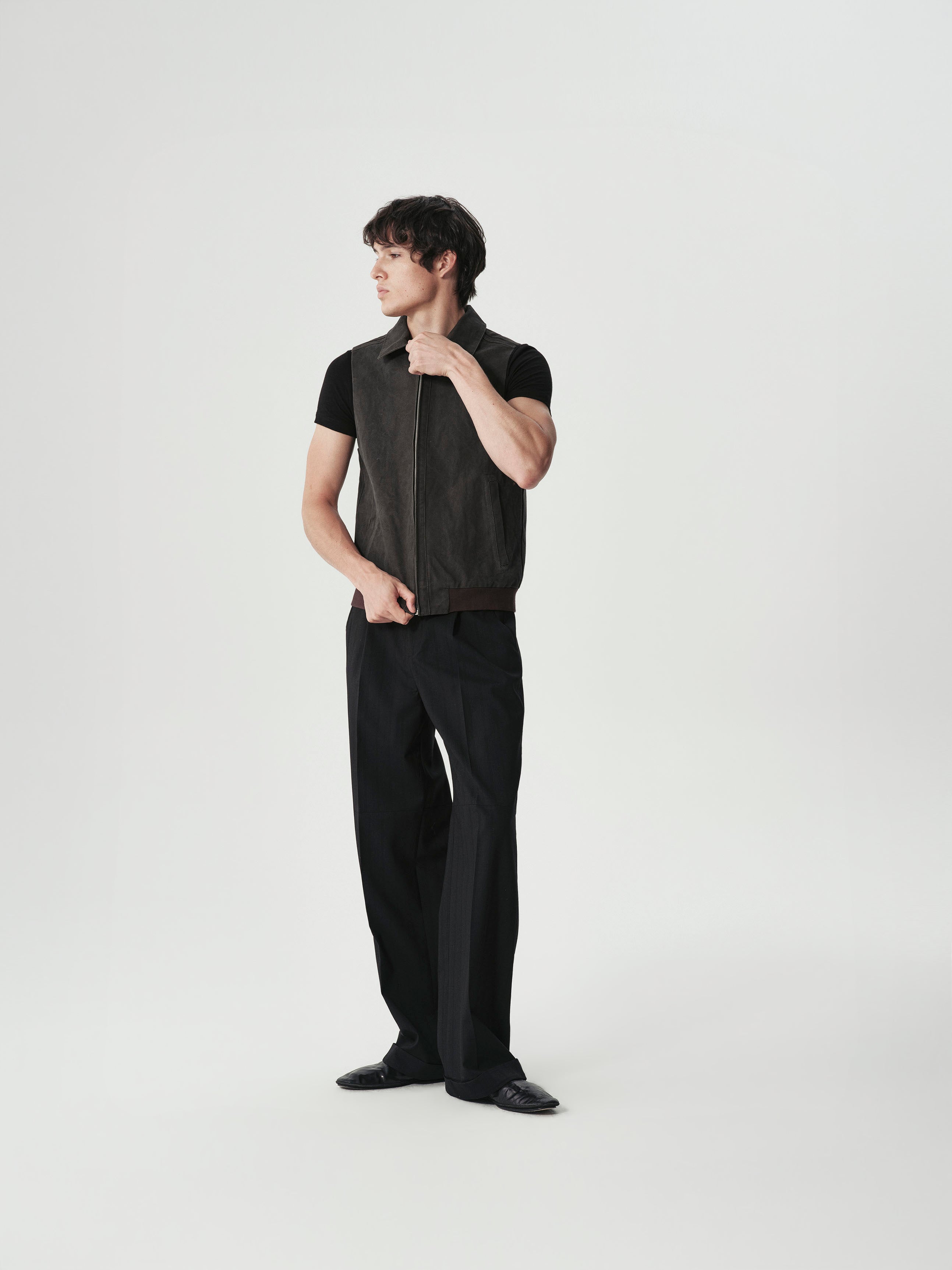 Single-Pleat Tapered Trousers