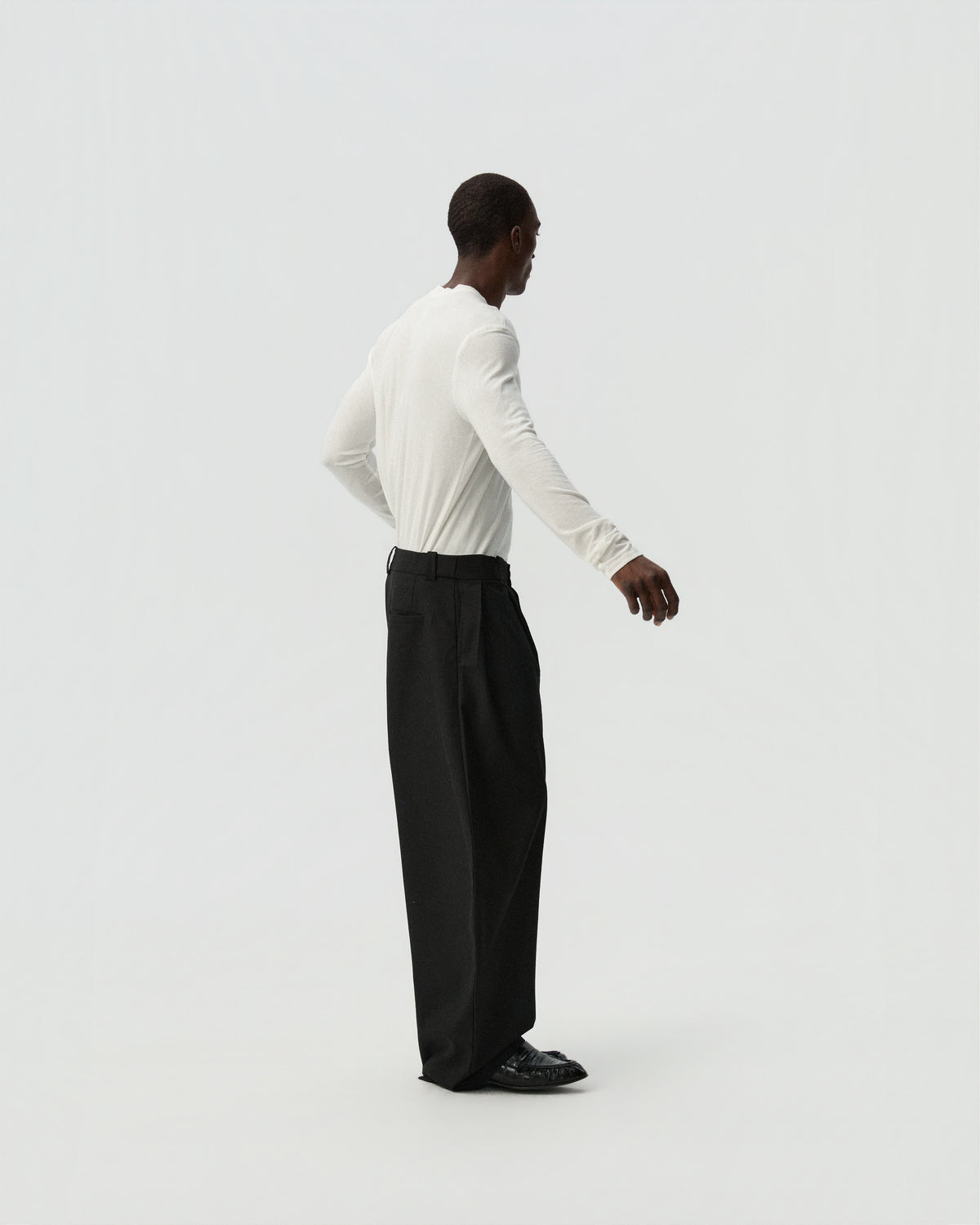 YHONE Bold Pants No.27 — styling view