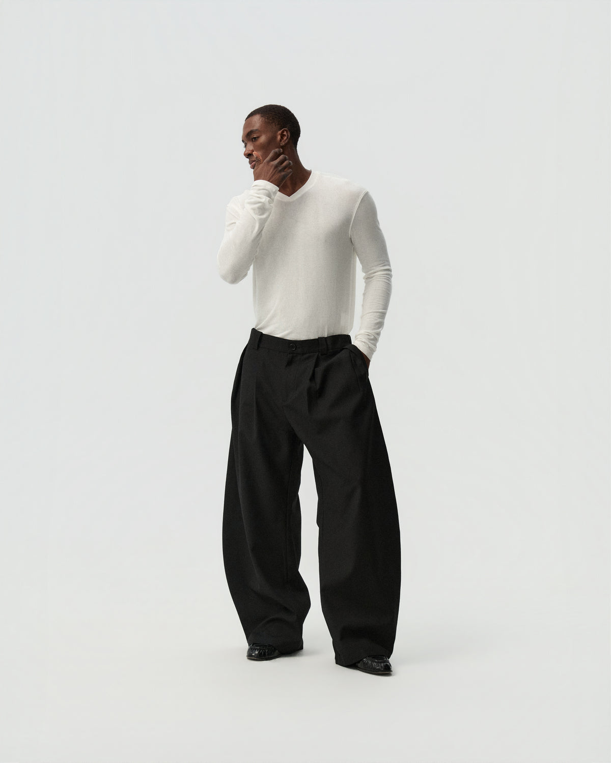 YHONE Bold Pants No.27 — styling view
