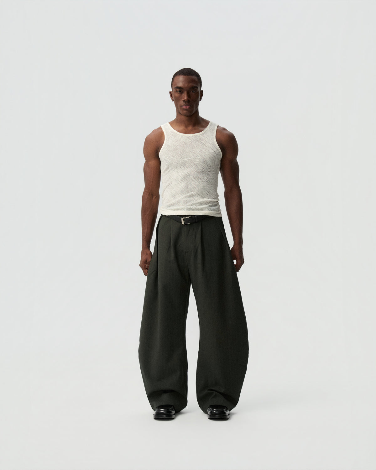 YHONE Bold Pants NO.22 — styling view