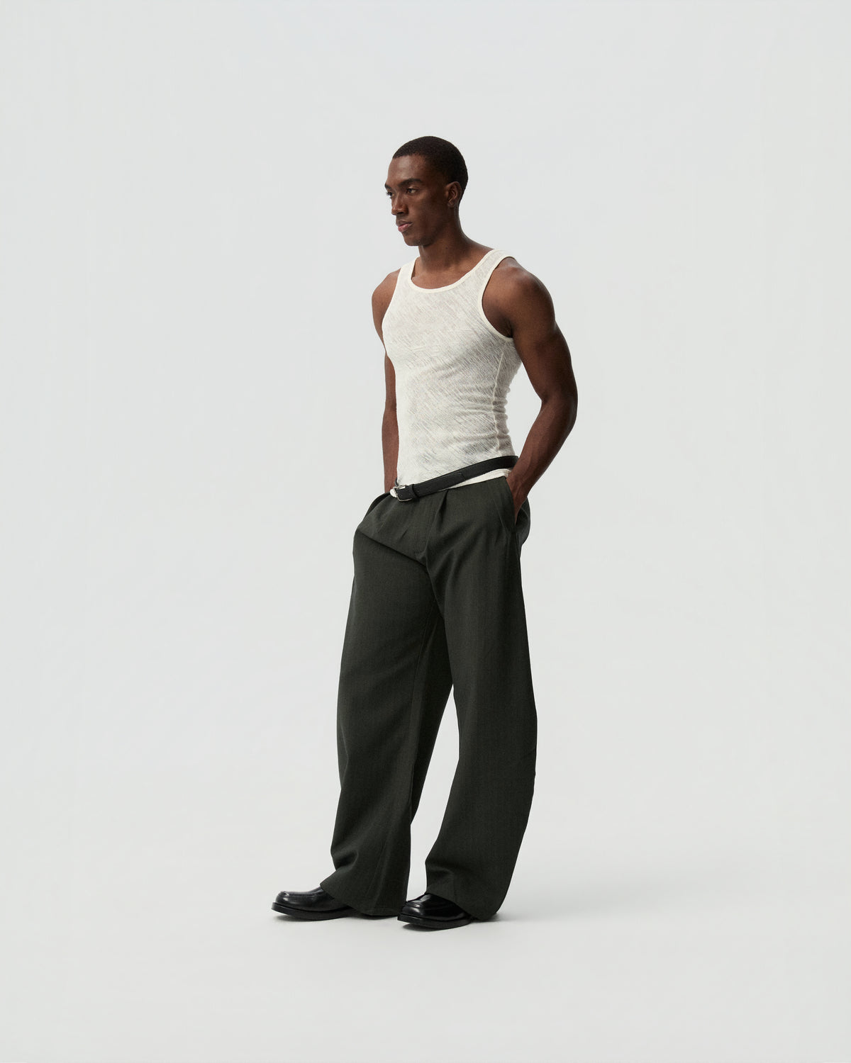 YHONE Bold Pants NO.22 — styling view