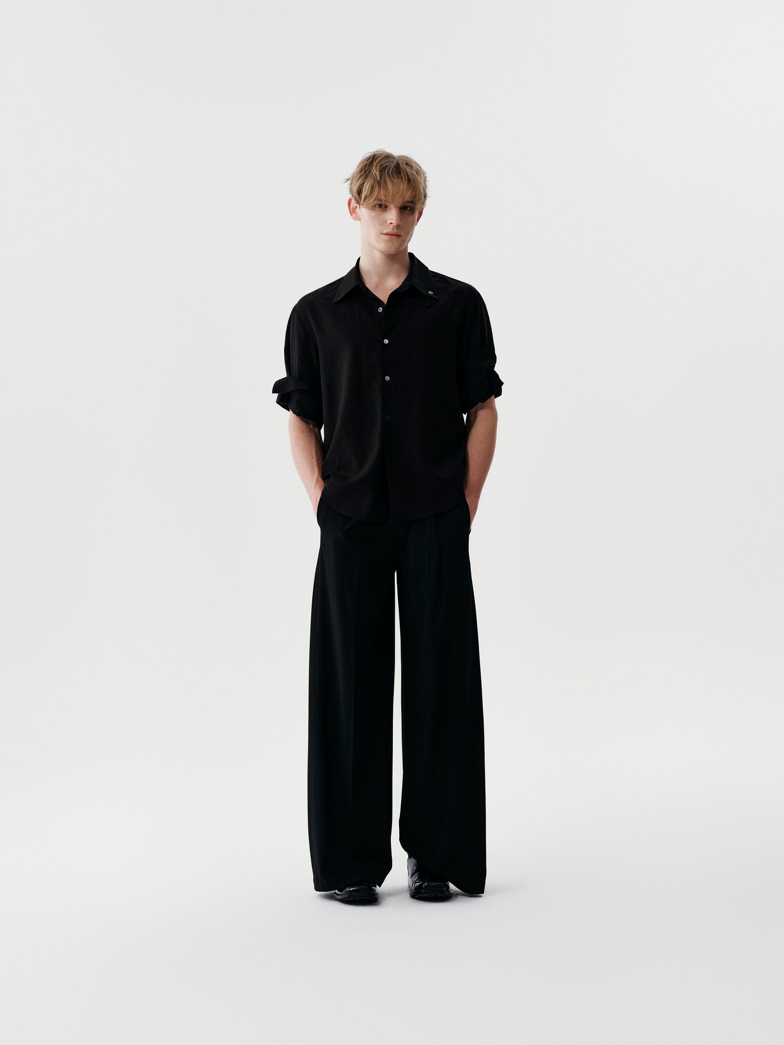 Echo Fold Shirt in Black