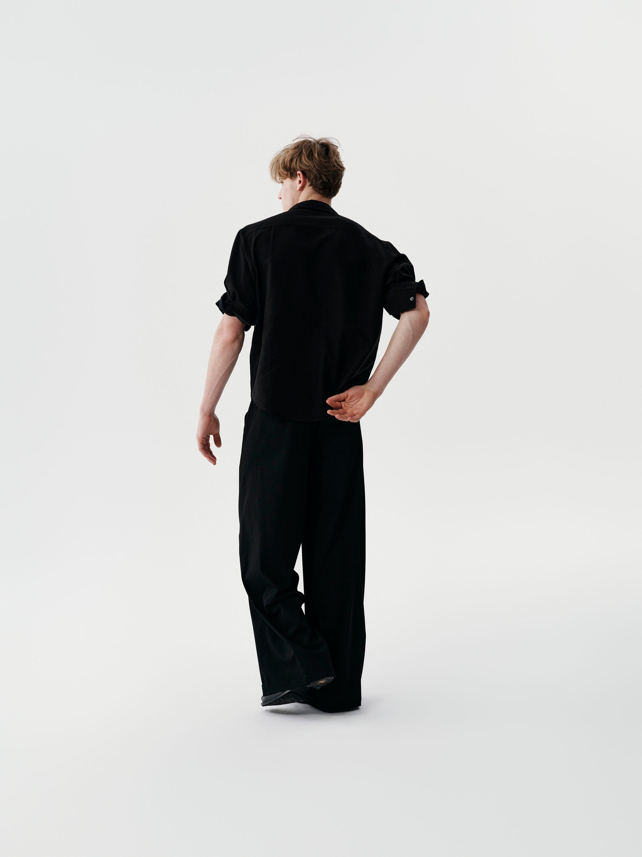 Echo Fold Shirt in Black