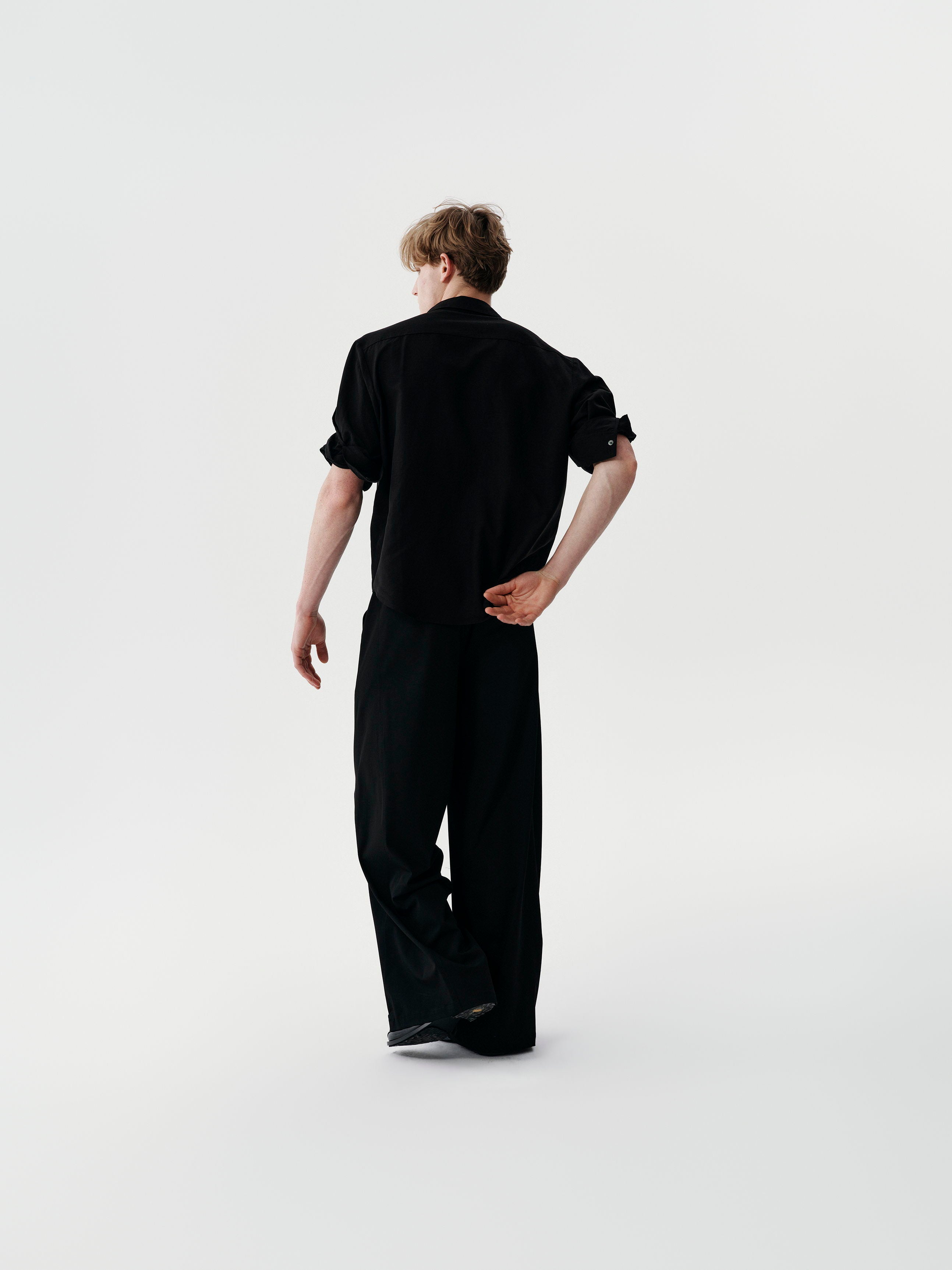 Echo Fold Shirt in Black