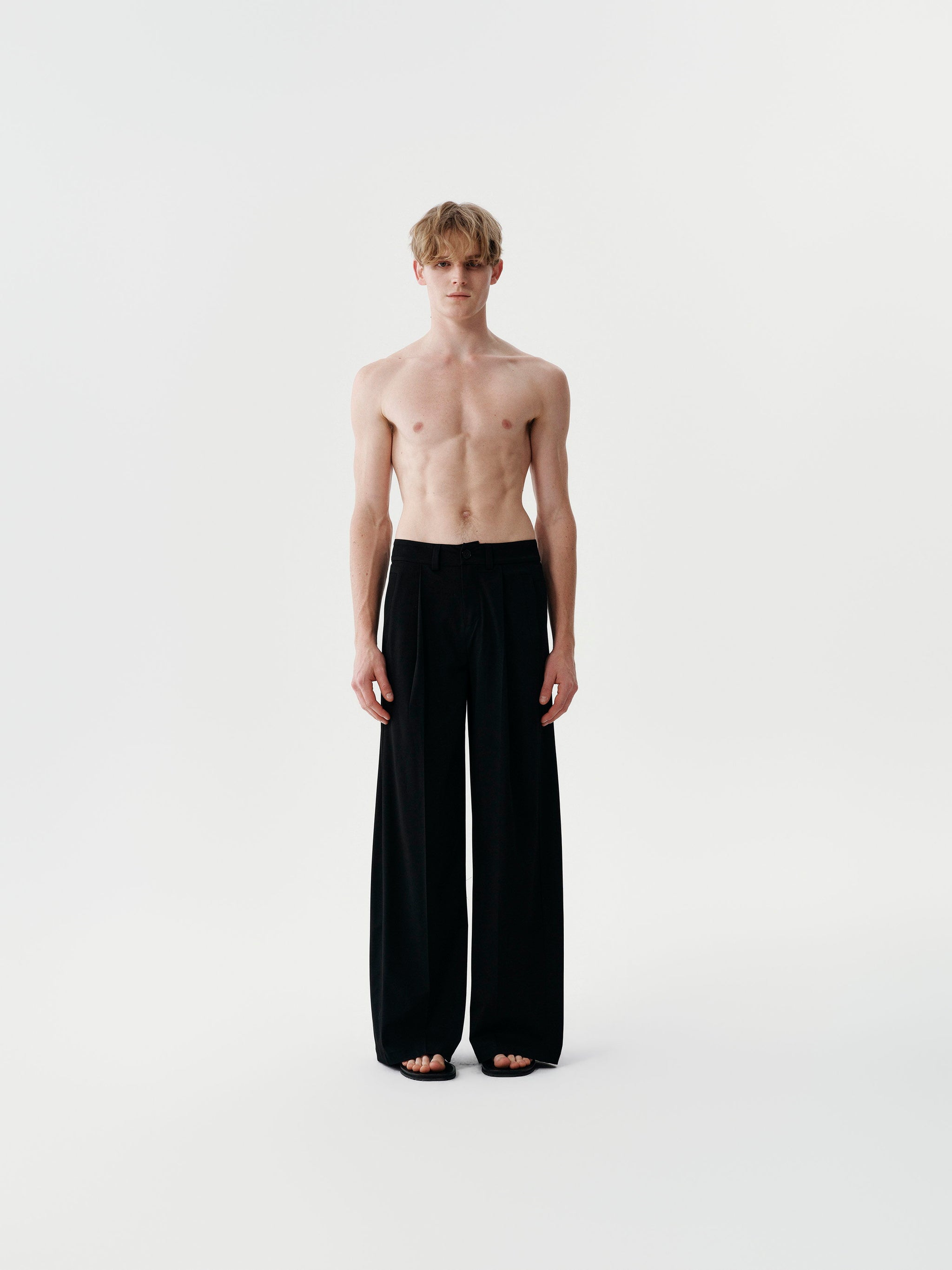 Shift Volume Trousers in Black