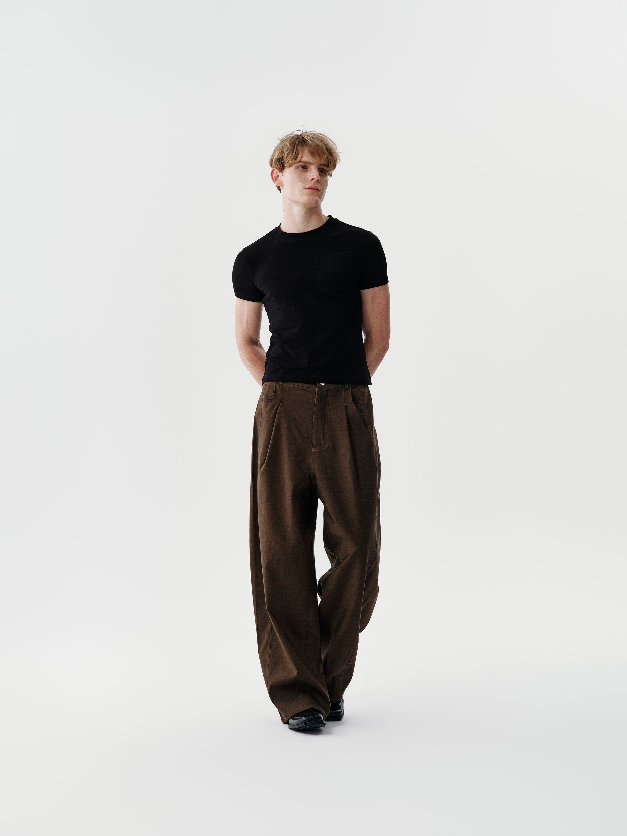 Contour Pleat Trousers in Umber