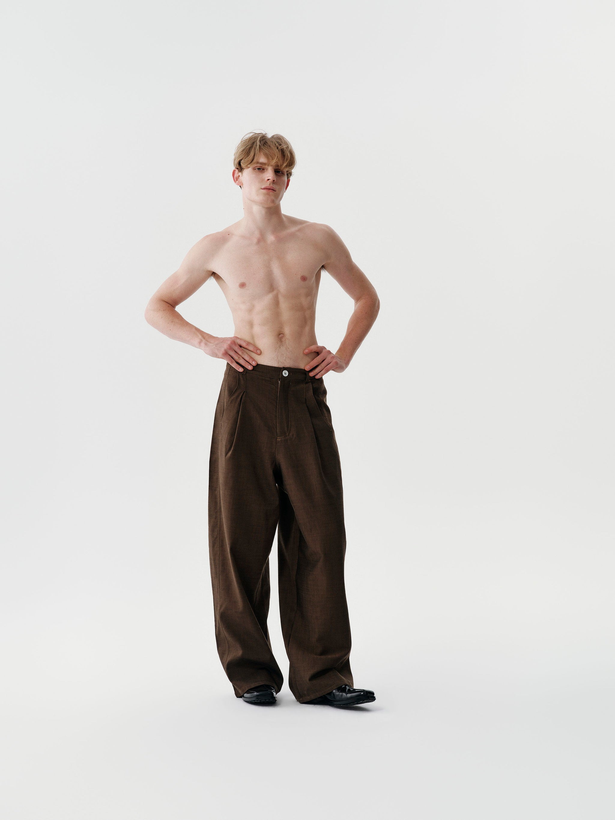 Contour Pleat Trousers in Umber