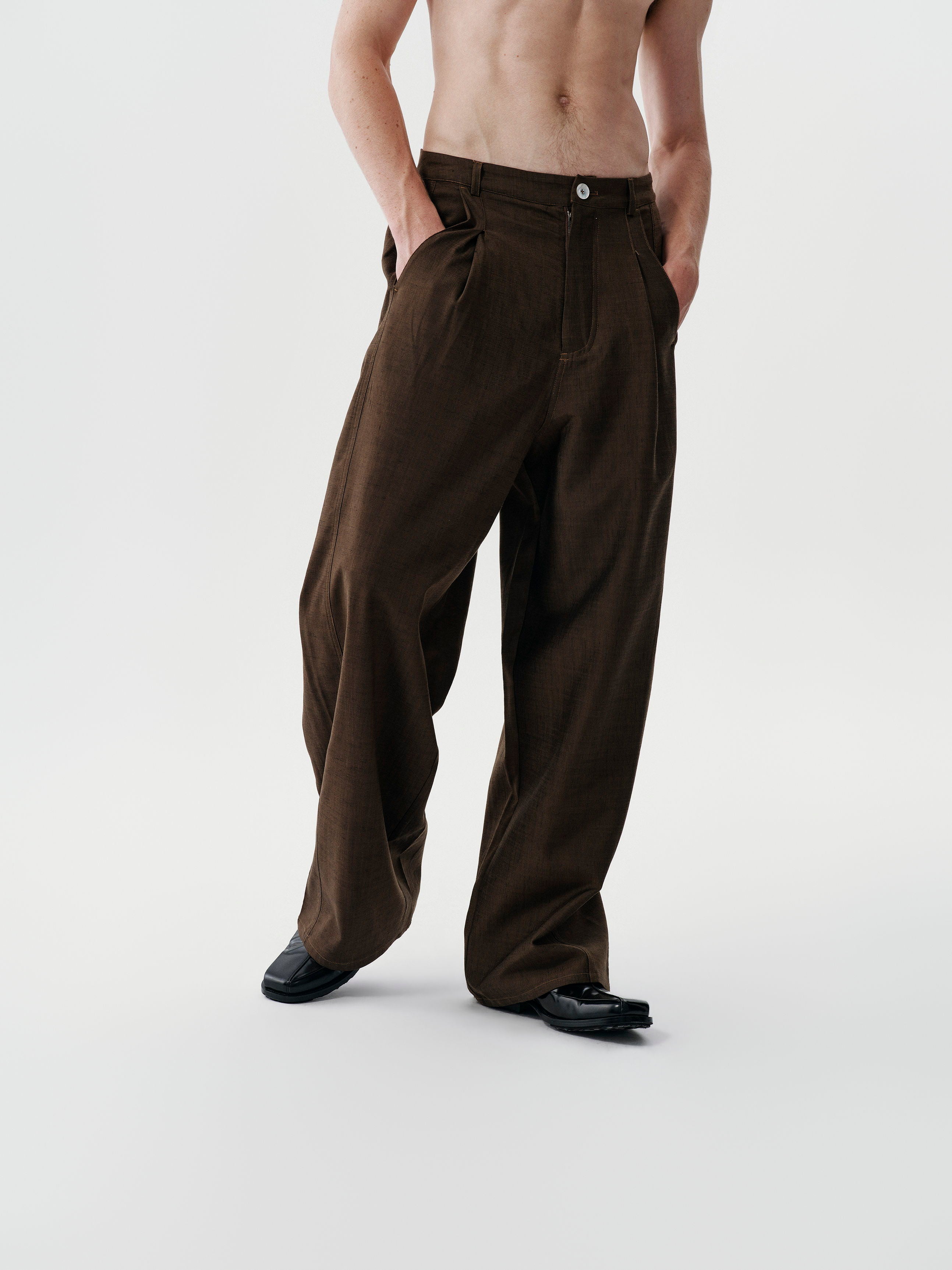 Contour Pleat Trousers in Umber