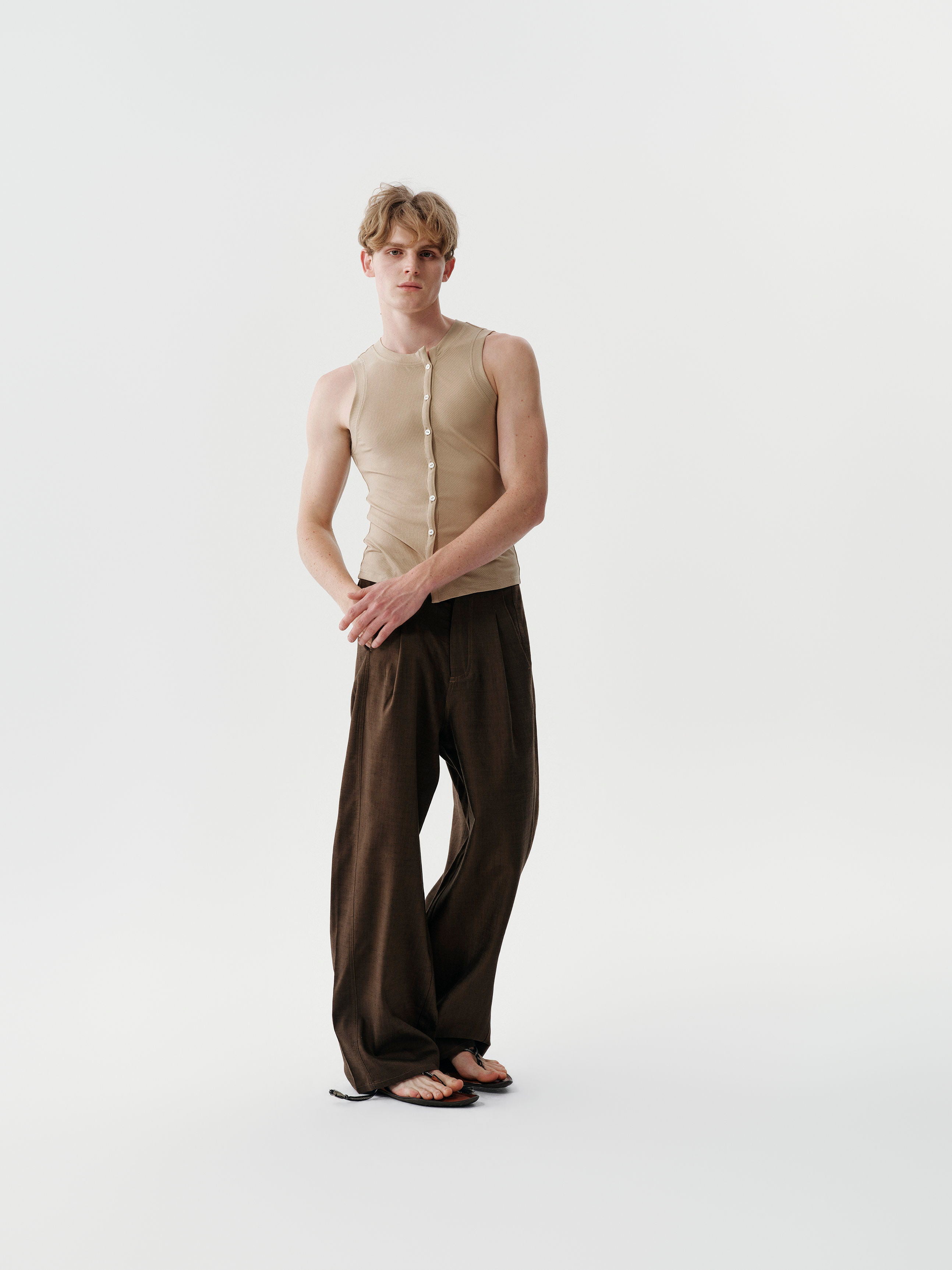 Contour Pleat Trousers in Umber