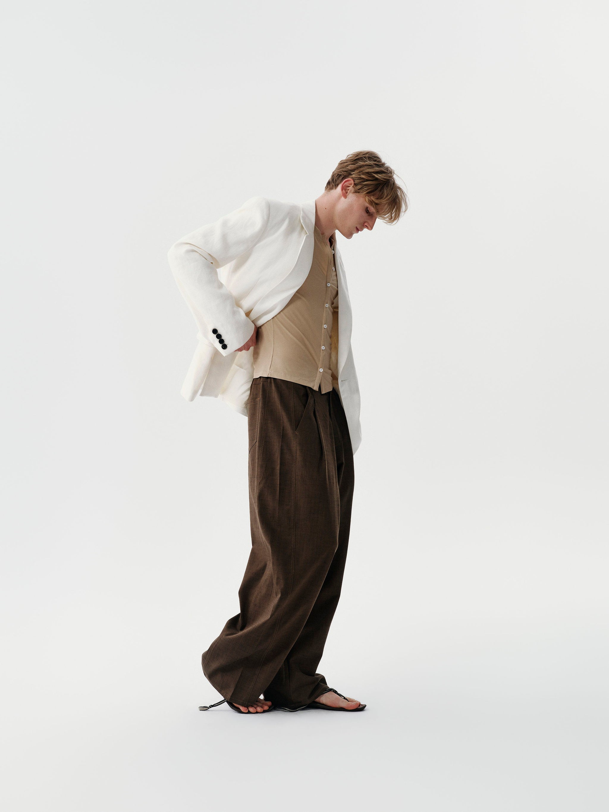 Contour Light Blazer in White