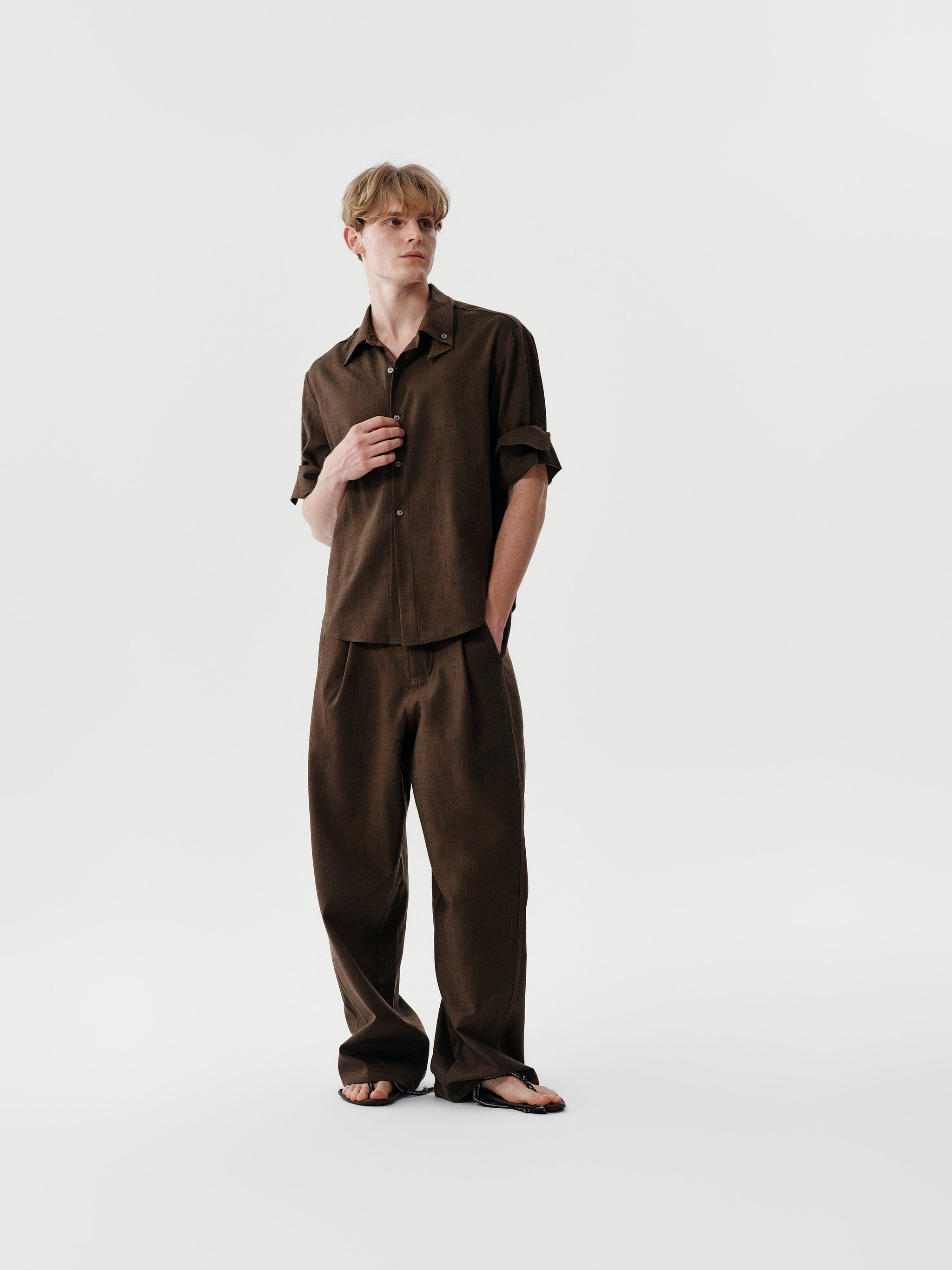 Contour Pleat Trousers in Umber