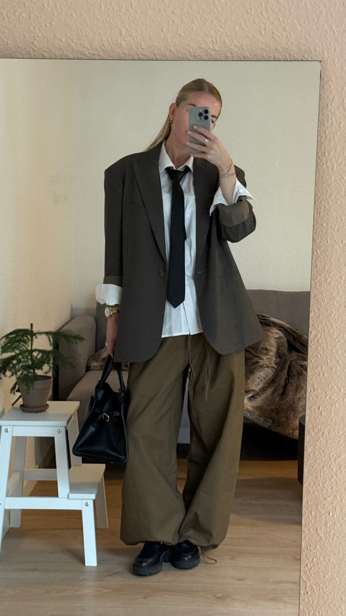 Wide Frame Cargo Pants-