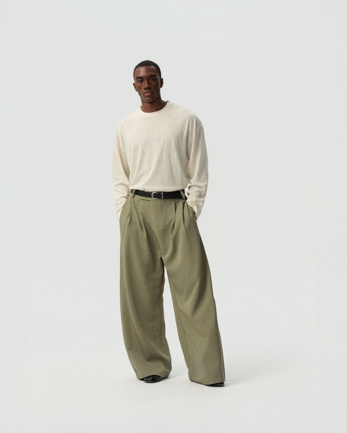 Mirrorless Sleeve Tops — styling view