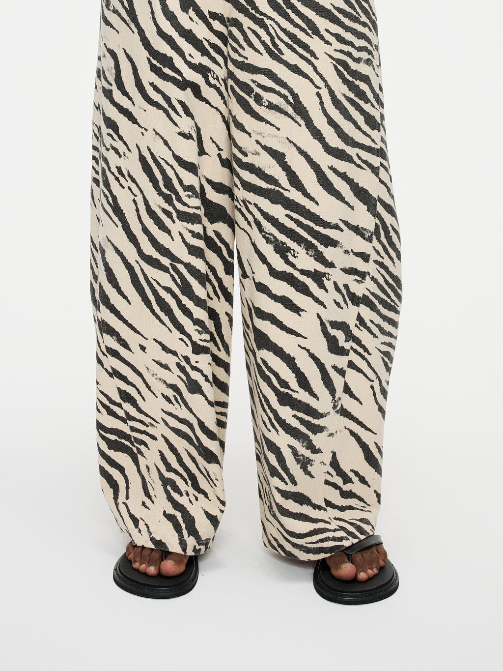 Zebra Volume Pants - YHONE